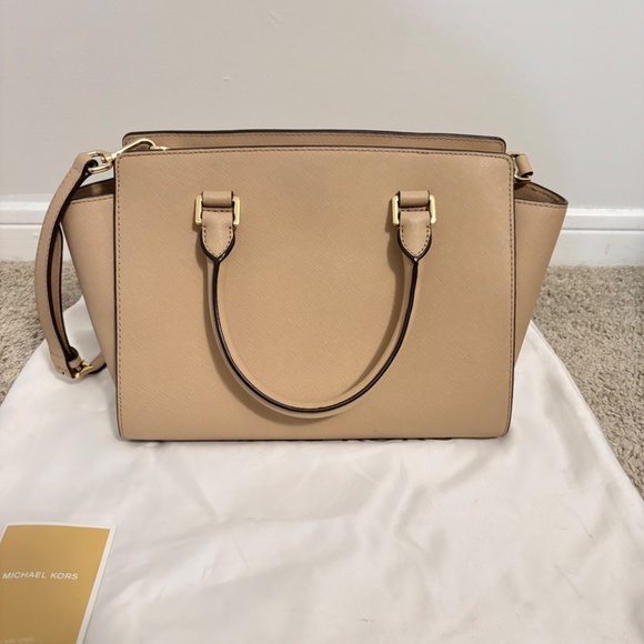 Michael Kors Selma Saffiano - Picture 2 of 6